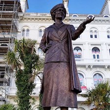 Lady Astor statue in Plymouth
